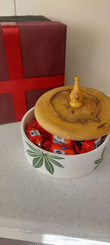 شکلات خوری ۱۶ سانت با جعبه کادو