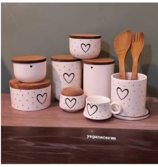 ست  ۶تیکه پاسماوری و جا ادویه و شکلات خوری جا ابزار،قندون و   و... سرامیکی طرح قلب