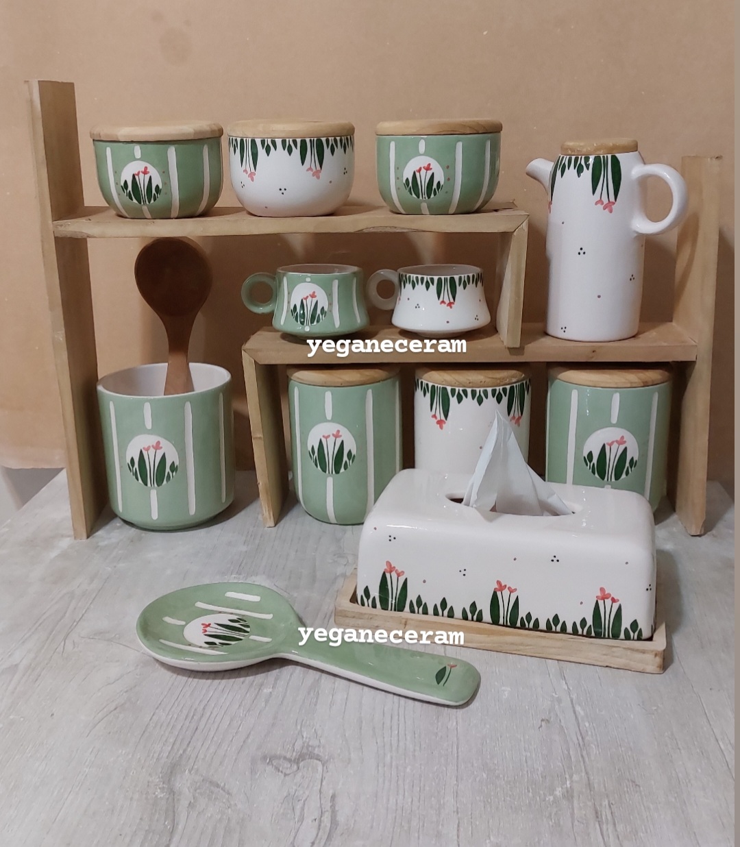 استند چوبی پازلی وست کامل   پاسماوری و جا ادویه سرامیکیو قندان  وبطبق عکس